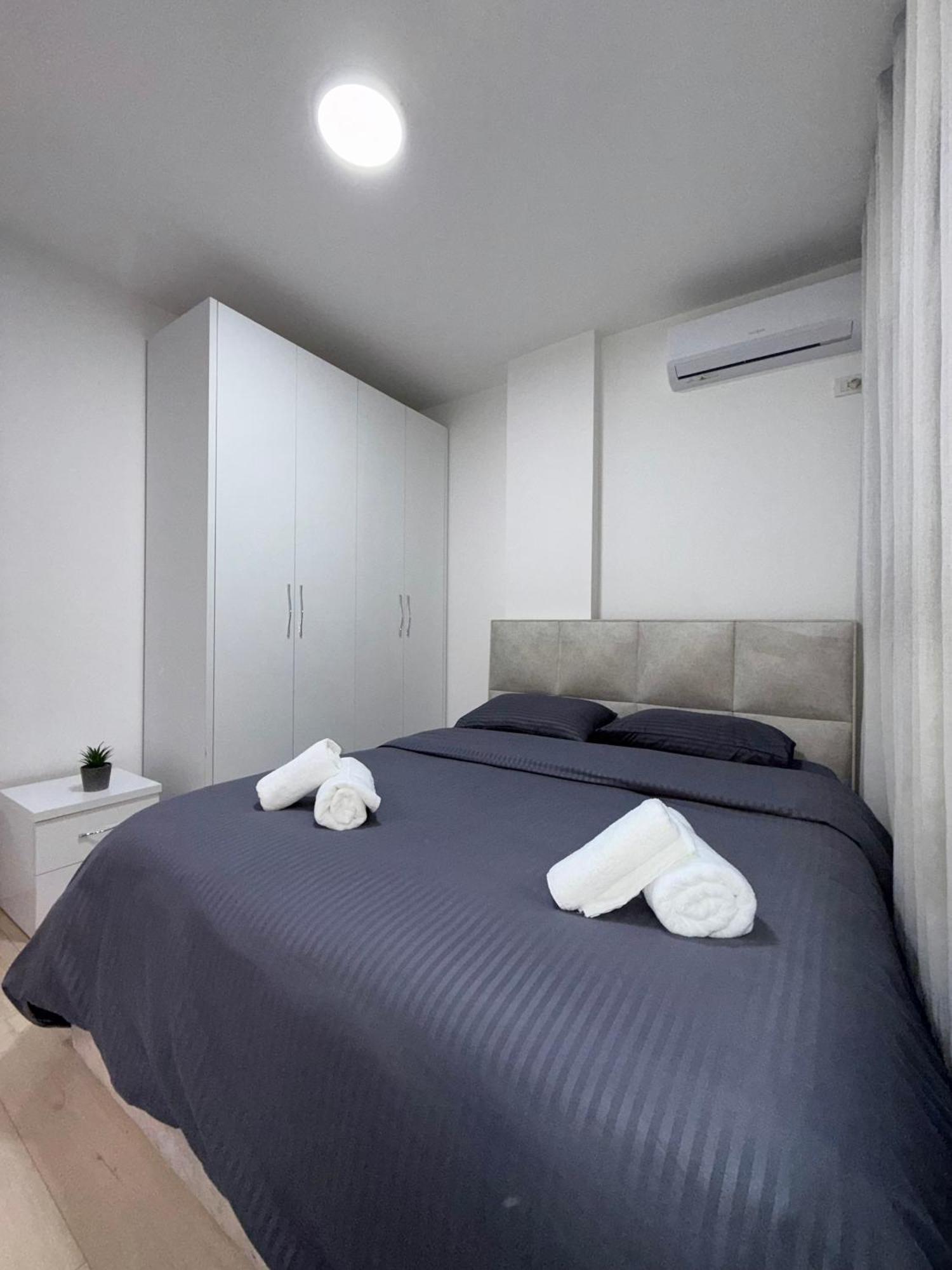 Lumiere 01 Apartment